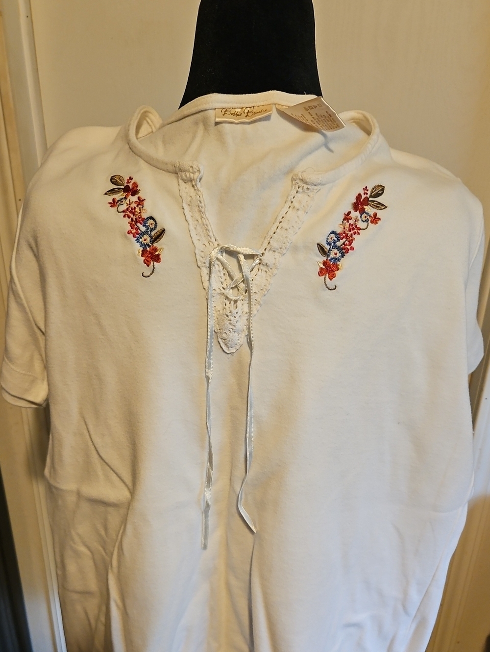 Bobbie Brooks White Short Sleeve Tee with Red & Blue Floral Embroidery